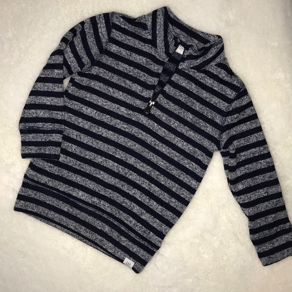 Gap striped sweatshirt size 2T